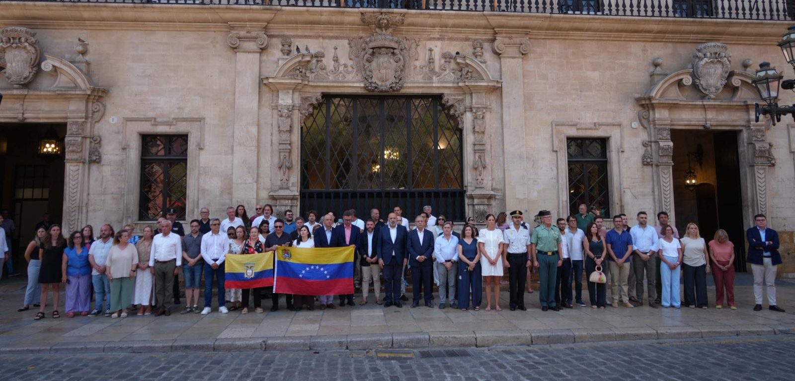 Minuto de silencio por las víctimas de la tragedia de Venezuela